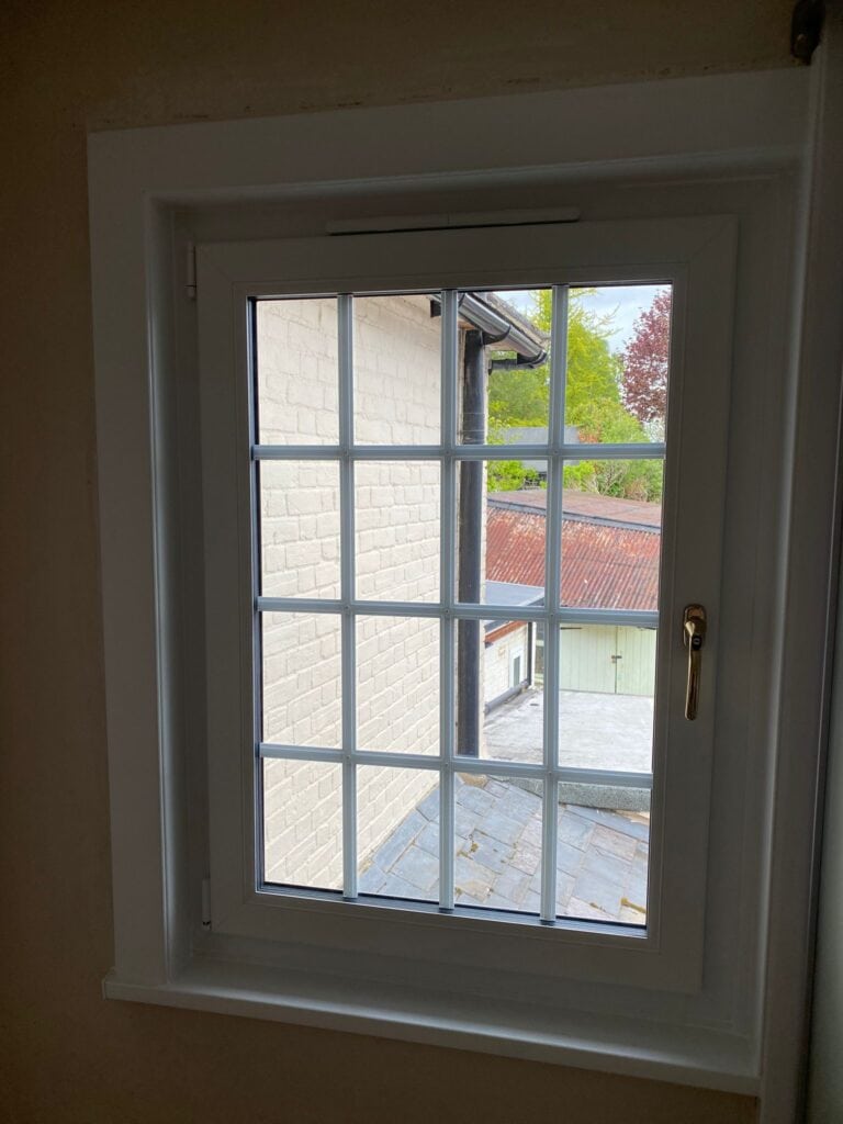 Tilt and turn windows in Ash